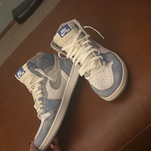 hyper royal 1 with blue laces